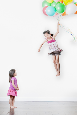 Illustration for article titled Insane and magical photos a father created of his daughters